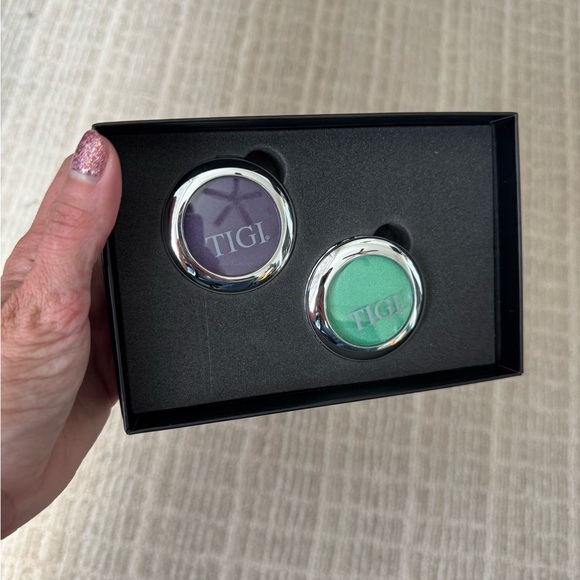 NEW TIGI Eyeshadow Duo - Purple & Green - Picture 4 of 6